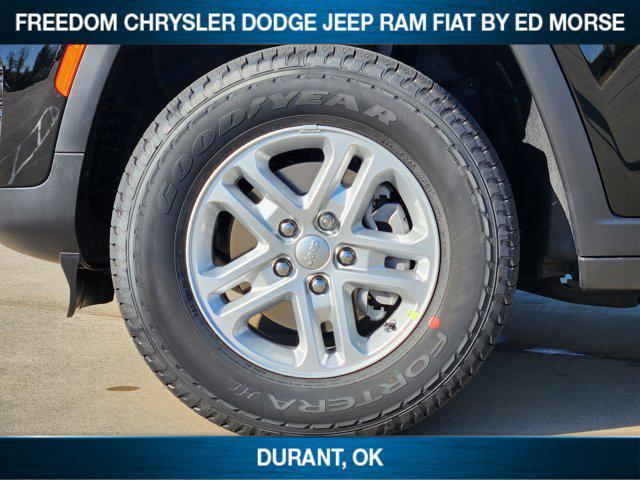 new 2025 Jeep Grand Cherokee car, priced at $39,014