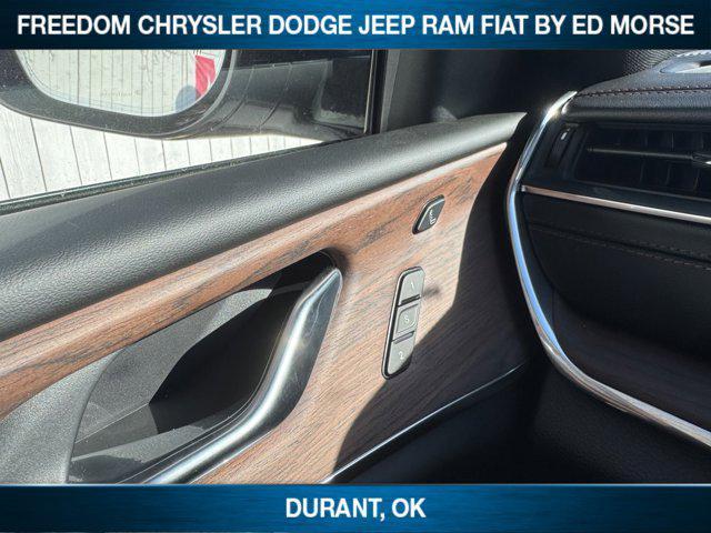 new 2025 Jeep Grand Cherokee L car