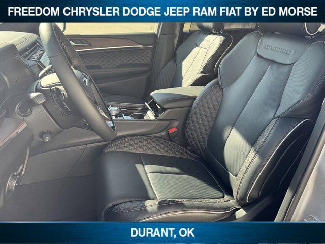 new 2025 Jeep Grand Cherokee L car