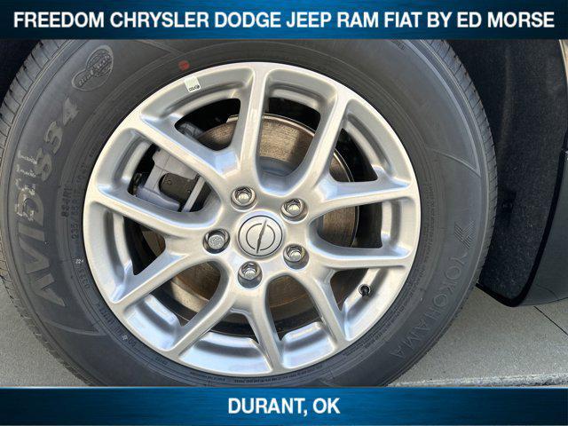 new 2025 Chrysler Pacifica car, priced at $41,575