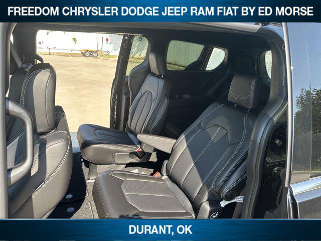 new 2025 Chrysler Pacifica car, priced at $41,575