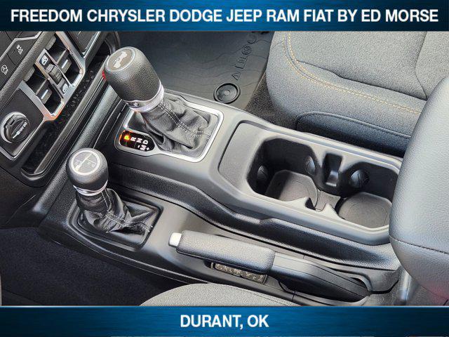 new 2025 Jeep Wrangler car, priced at $40,578