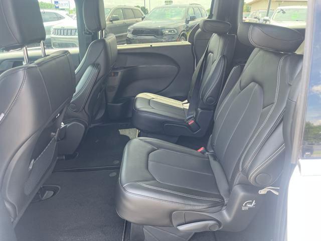 new 2025 Chrysler Pacifica car, priced at $41,926