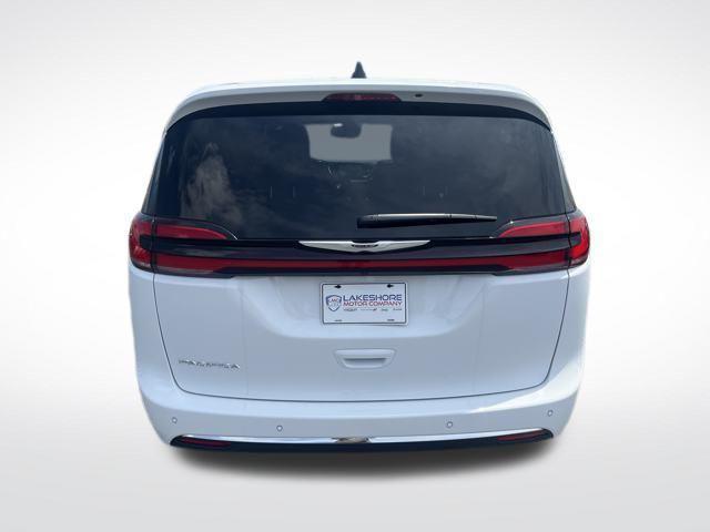 new 2025 Chrysler Pacifica car, priced at $41,926