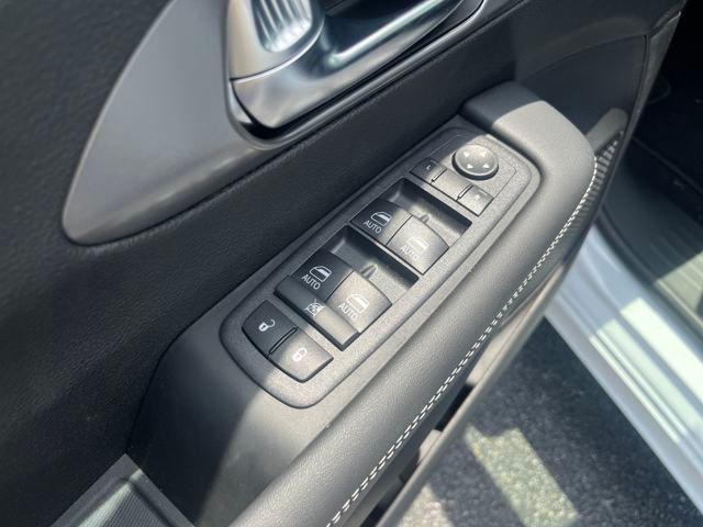 new 2025 Chrysler Pacifica car, priced at $41,926