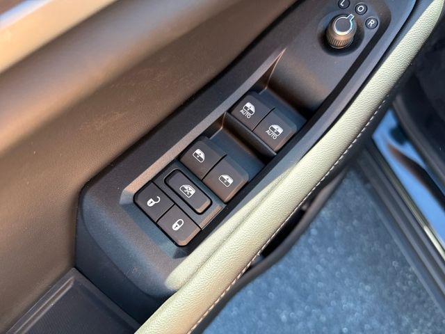 new 2025 Jeep Grand Cherokee car, priced at $49,992
