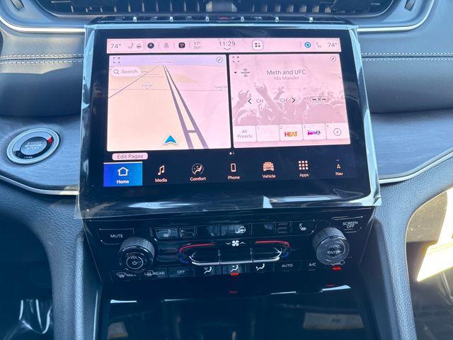 new 2025 Jeep Grand Cherokee car, priced at $49,992