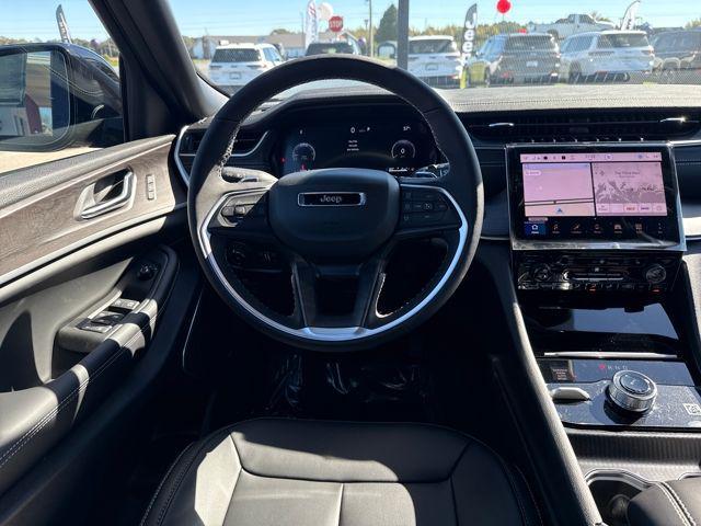 new 2025 Jeep Grand Cherokee car, priced at $49,992
