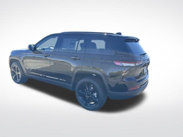 new 2025 Jeep Grand Cherokee car, priced at $49,992