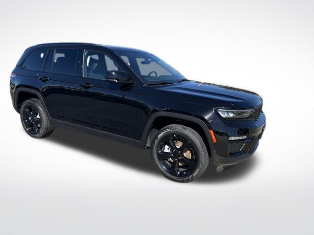 new 2025 Jeep Grand Cherokee car, priced at $49,992