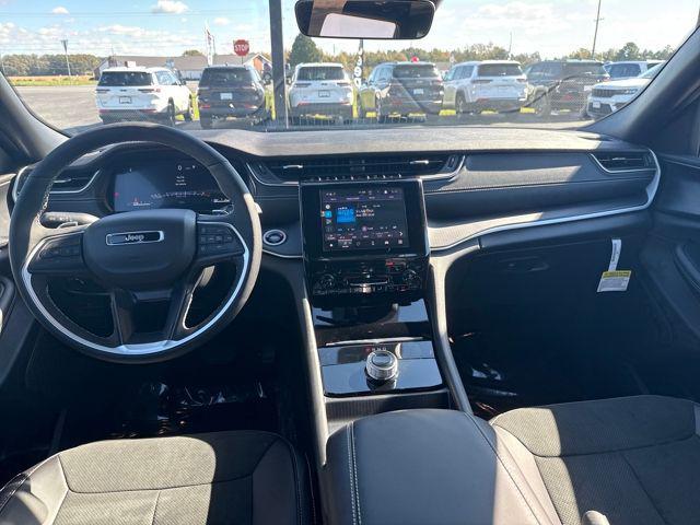 new 2025 Jeep Grand Cherokee car, priced at $46,600