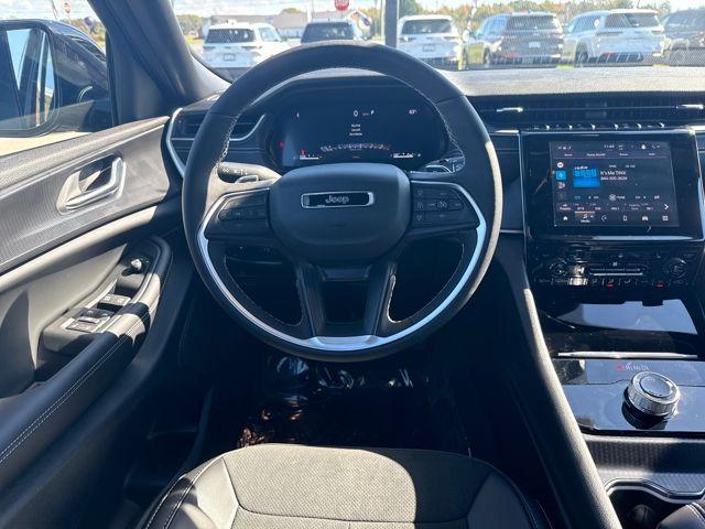 new 2025 Jeep Grand Cherokee car, priced at $46,600