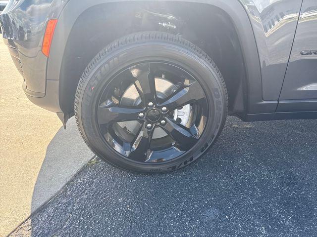 new 2025 Jeep Grand Cherokee L car, priced at $48,400