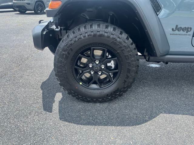 new 2025 Jeep Wrangler car, priced at $52,066