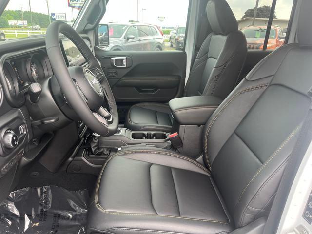new 2025 Jeep Gladiator car, priced at $47,327