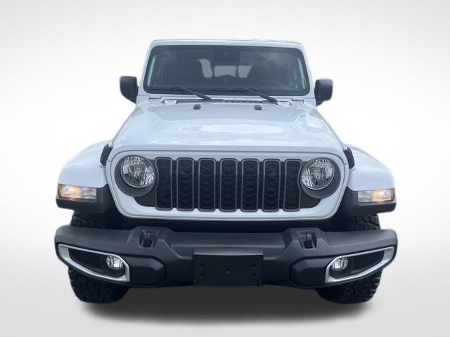 new 2025 Jeep Gladiator car, priced at $47,327