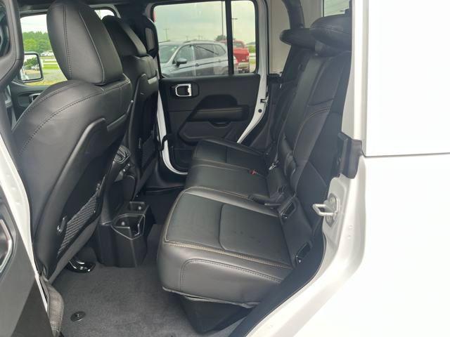 new 2025 Jeep Gladiator car, priced at $47,327