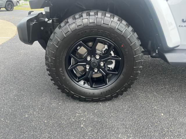 new 2025 Jeep Gladiator car, priced at $47,327