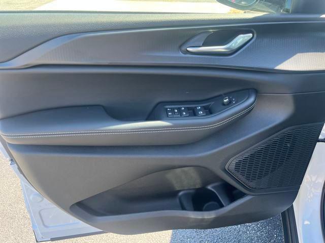 new 2025 Jeep Grand Cherokee car, priced at $45,776
