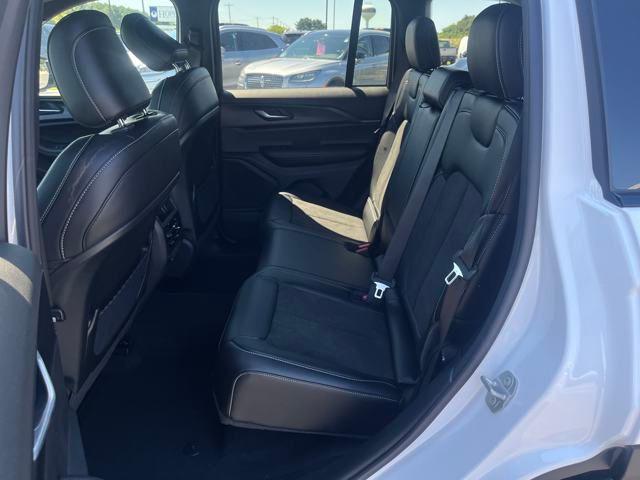 new 2025 Jeep Grand Cherokee car, priced at $45,776