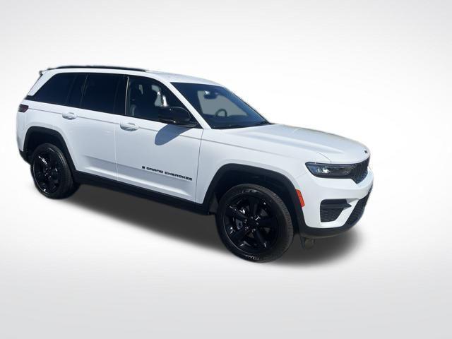 new 2025 Jeep Grand Cherokee car, priced at $45,776