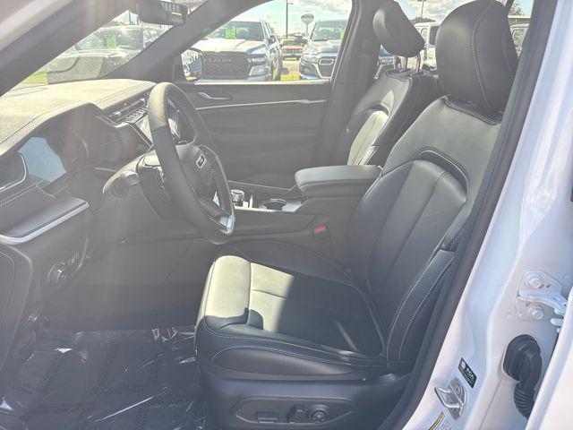 new 2025 Jeep Grand Cherokee car, priced at $51,719