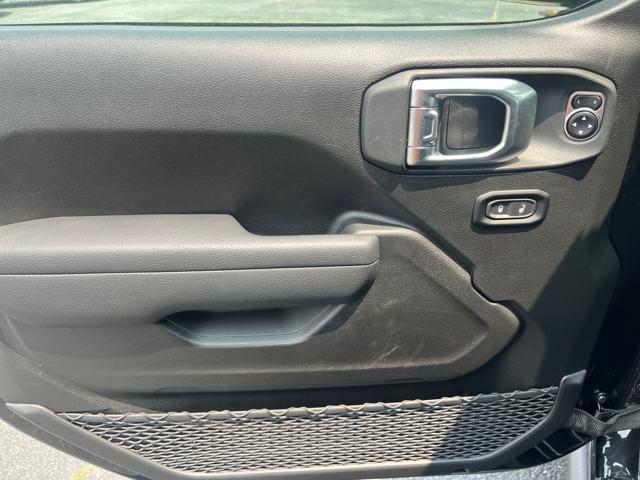 new 2025 Jeep Wrangler car, priced at $53,051