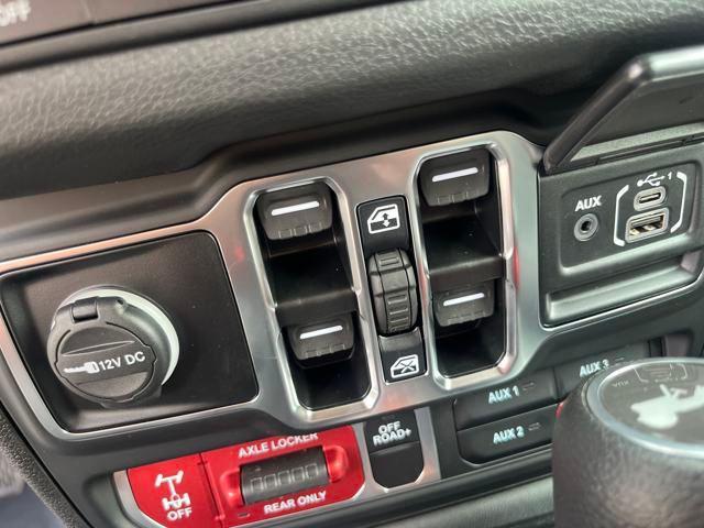 new 2025 Jeep Wrangler car, priced at $53,051