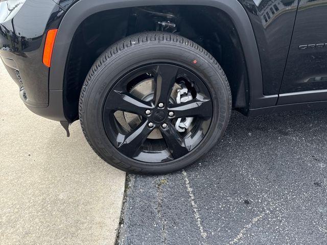 new 2025 Jeep Grand Cherokee L car, priced at $48,722