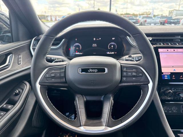 new 2025 Jeep Grand Cherokee car, priced at $51,000