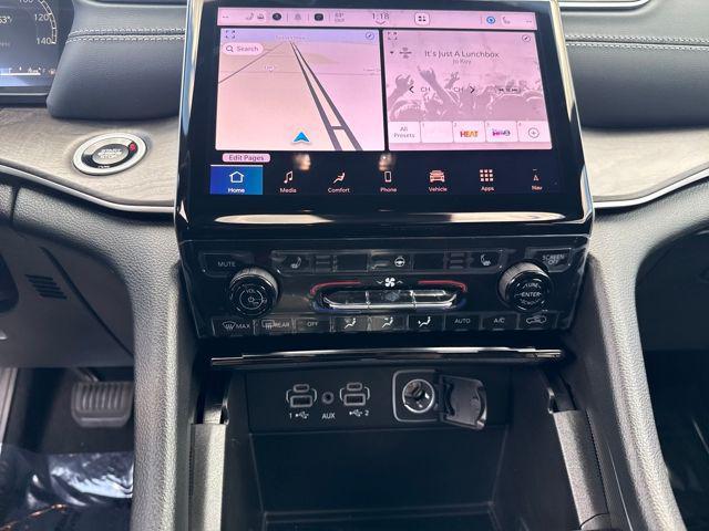 new 2025 Jeep Grand Cherokee car, priced at $51,000