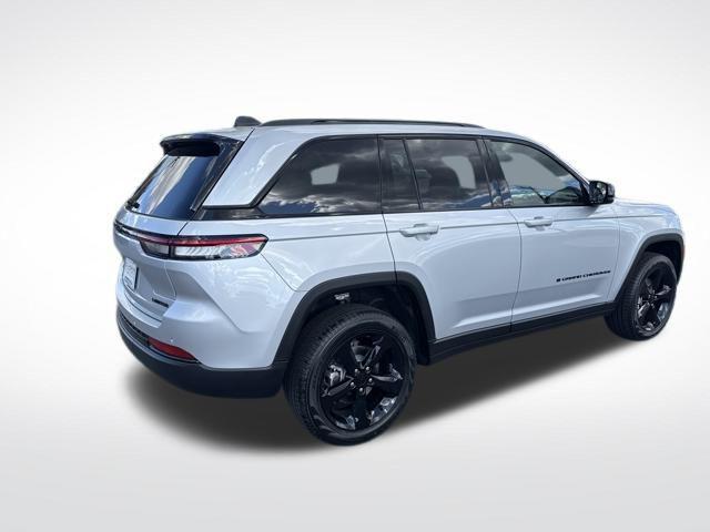 new 2025 Jeep Grand Cherokee car, priced at $51,000