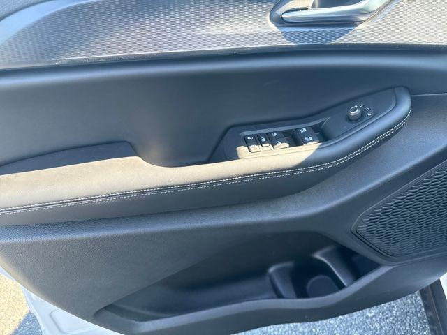 new 2025 Jeep Grand Cherokee car, priced at $40,300