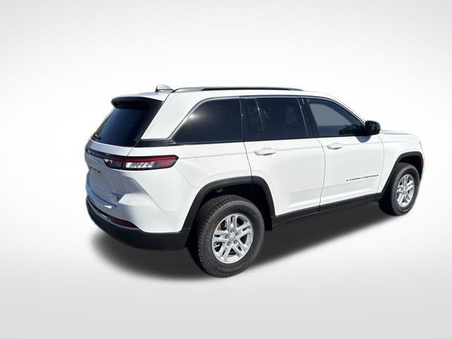new 2025 Jeep Grand Cherokee car, priced at $40,300