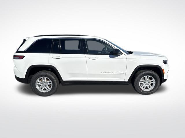 new 2025 Jeep Grand Cherokee car, priced at $40,300