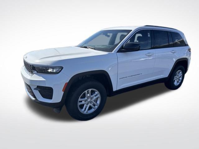 new 2025 Jeep Grand Cherokee car, priced at $40,300