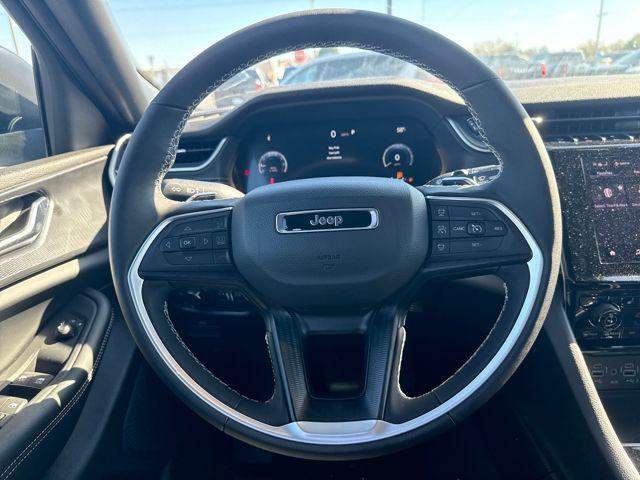 new 2025 Jeep Grand Cherokee car, priced at $40,300