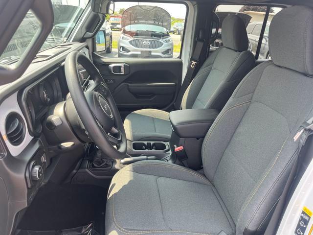 new 2025 Jeep Gladiator car, priced at $45,180