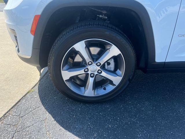 new 2025 Jeep Grand Cherokee L car, priced at $52,581