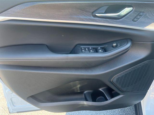 new 2025 Jeep Grand Cherokee L car, priced at $52,581