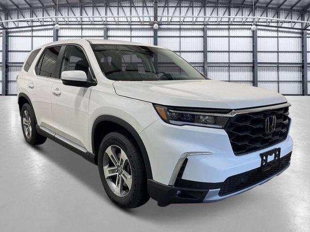 new 2025 Honda Pilot car, priced at $45,078