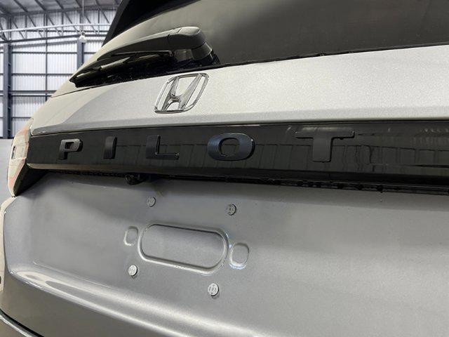 new 2025 Honda Pilot car, priced at $48,252