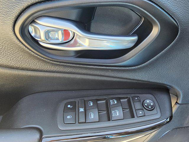 used 2023 Jeep Cherokee car, priced at $23,999