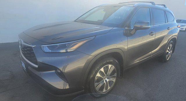 used 2023 Toyota Highlander Hybrid car, priced at $38,728