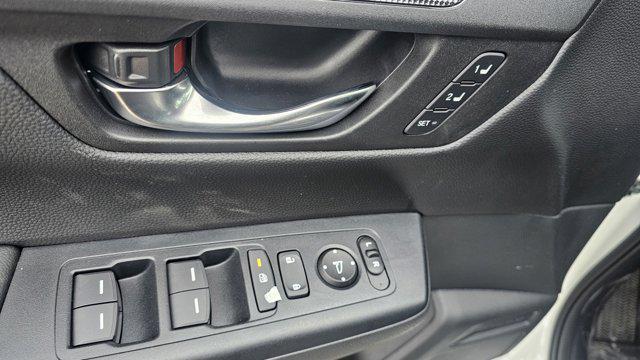 new 2025 Honda CR-V Hybrid car, priced at $38,805