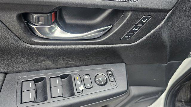 new 2025 Honda CR-V Hybrid car, priced at $37,305