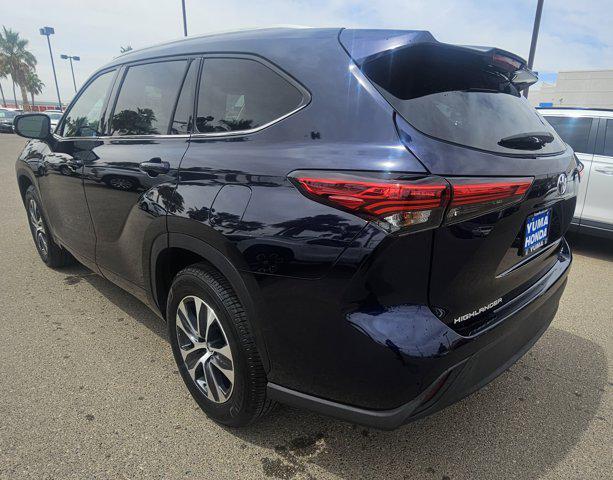 used 2022 Toyota Highlander car, priced at $32,877
