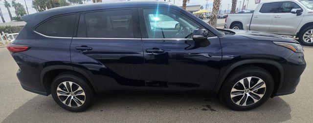 used 2022 Toyota Highlander car, priced at $32,877
