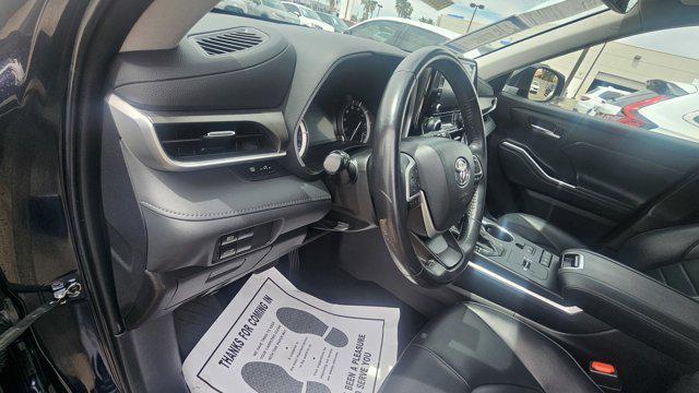 used 2022 Toyota Highlander car, priced at $32,877