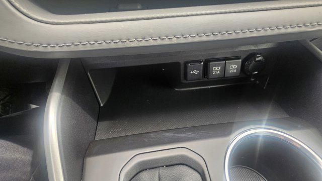 used 2021 Toyota Highlander car, priced at $32,899